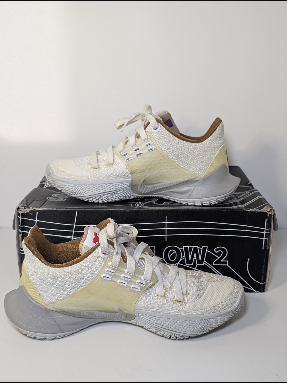 Nike Kyrie Low 2 x SpongeBob SquarePants "Sandy Cheeks" CJ6953-100 Men’s Size 7 - Picture 2 of 9